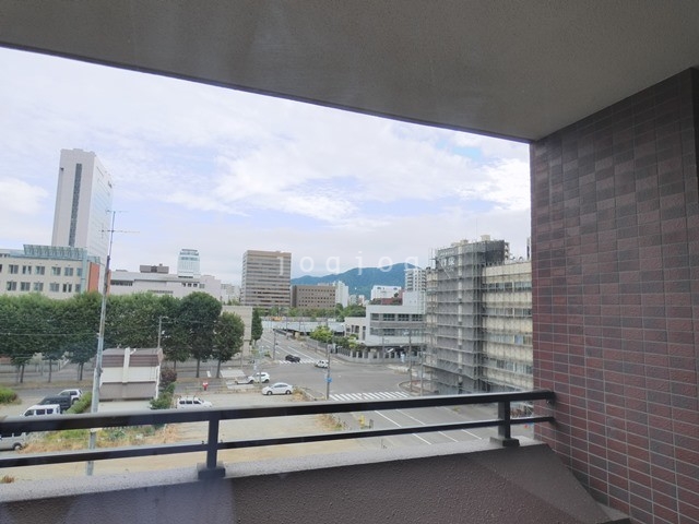 【札幌市中央区北三条西のマンションの眺望】