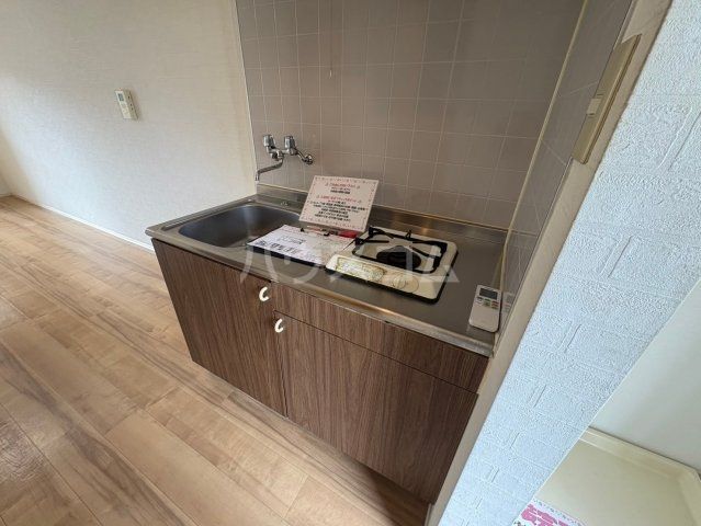 【西宮市相生町のアパートのキッチン】