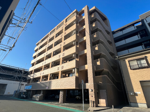 宗像市赤間駅前のマンションの建物外観