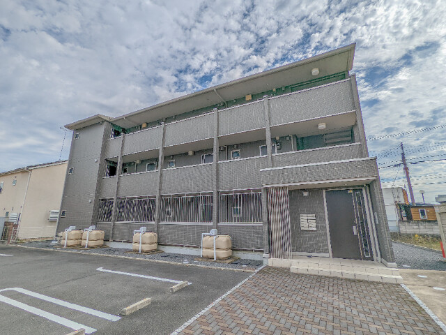 【太田市石原町のアパートの建物外観】