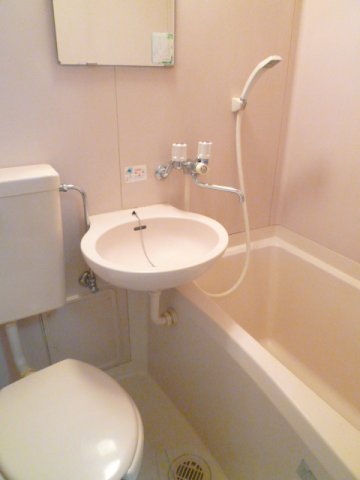 バス・シャワールーム　クリーニング済みのユニットバスです♪
