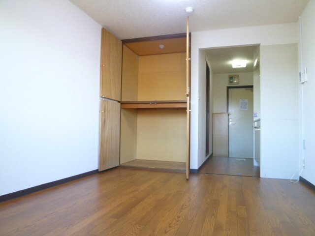 エントランス　バルコニー側からのお写真です♪