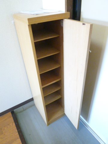 収納　シューズボックスの棚は、上下に調節可能です♪