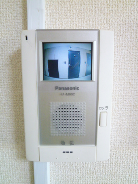 セキュリティ　TVモニター付インターホンで来客を画面で確認出来て安心です♪