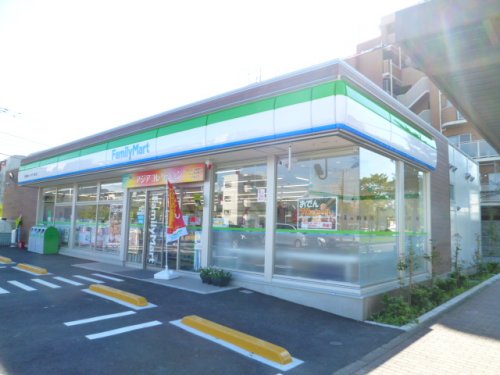 コンビニ　ファミリーマート　　秀栄多摩ニュータウン通り店（コンビニ）まで170m