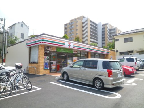 コンビニ　セブンイレブン　　多摩諏訪越通り店（コンビニ）まで260m