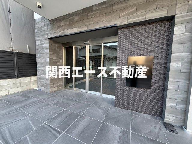 【東大阪市足代北のマンションのエントランス】