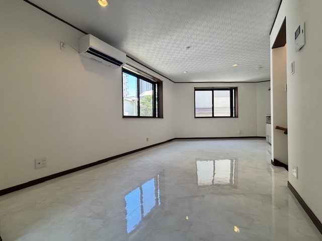 居室・リビング　エアコン付　２０２５年７月フロアタイル・