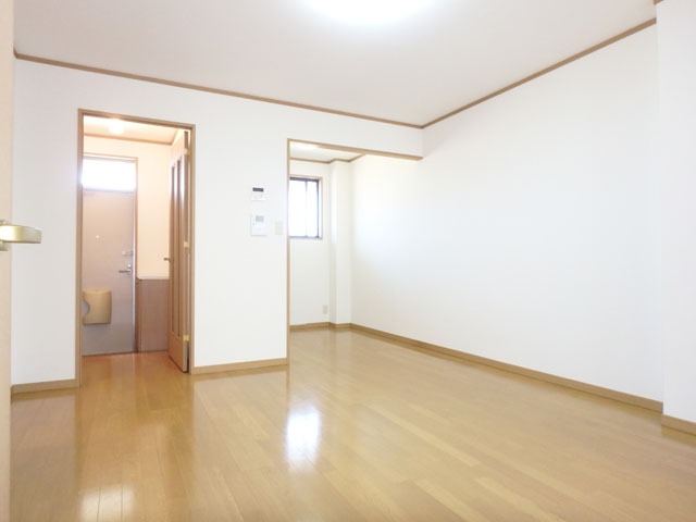 居室・リビング　１１帖の洋室！