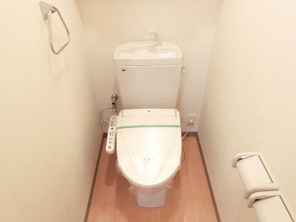 トイレ　ウォシュレット有り！