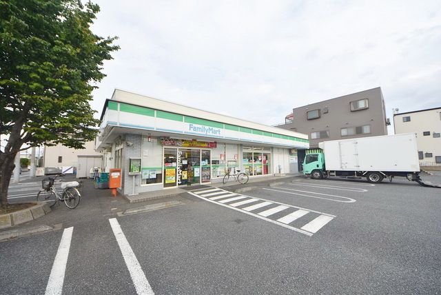 コンビニ　ファミリーマート片山北本店（コンビニ）まで610m