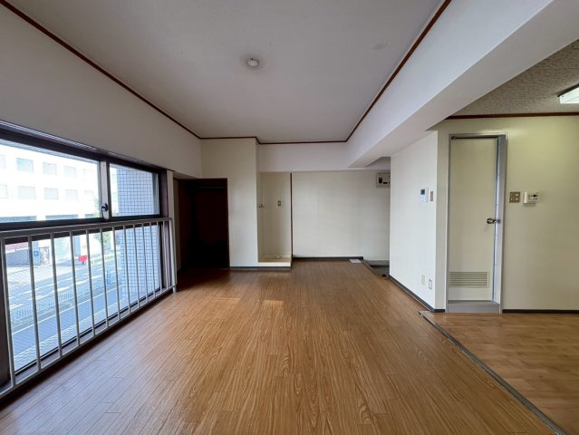 居室・リビング　シャトー鶴舞