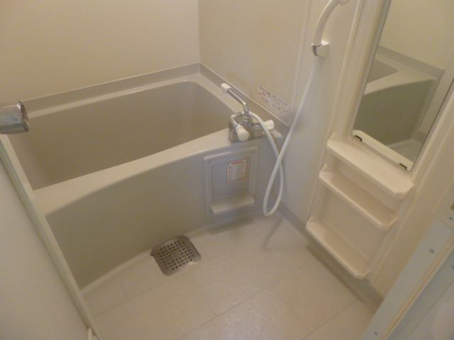 バス・シャワールーム　別号室の参考写真です