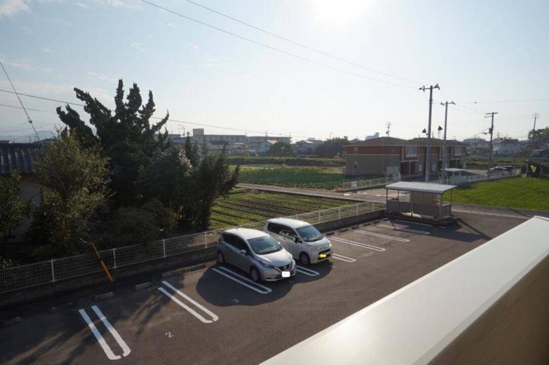 駐車場　駐車場