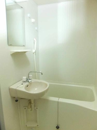 バス・シャワールーム　現状優先。設置は現地と異なる可能性があります。