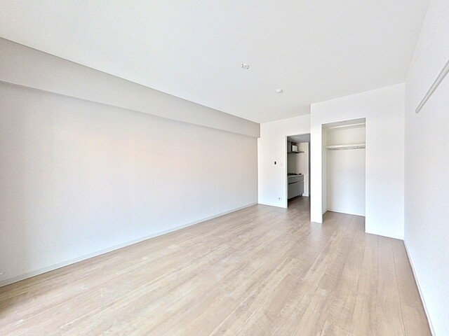 居室・リビング　建築中の２０３号写真