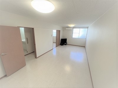 居室・リビング　明るく開放感のあるお部屋