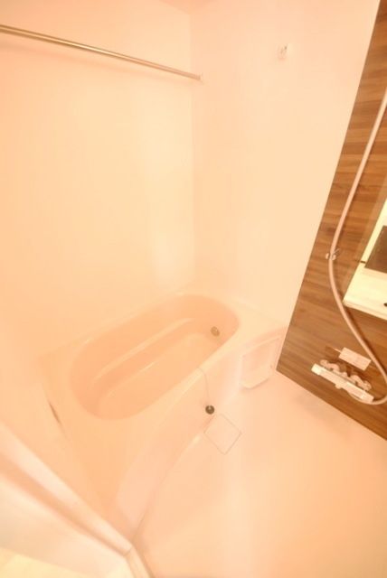 バス・シャワールーム　★広々としたバスルームです★