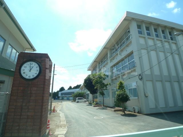 小学校　流山市立東小学校（小学校）まで100m