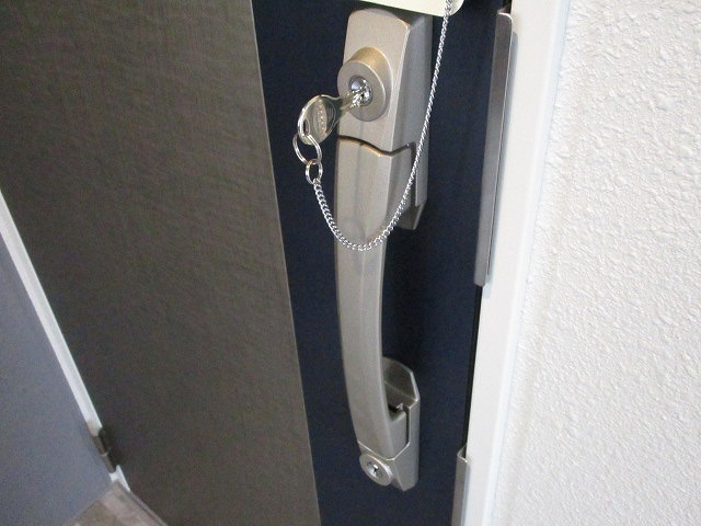 玄関　ディンプルキーＷロック