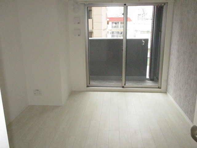 居室・リビング　同マンション別部屋の写真です