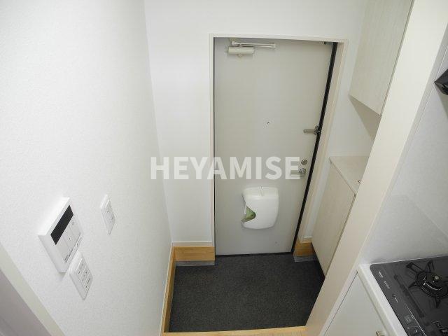 玄関　※室内画像は類似物件のもの