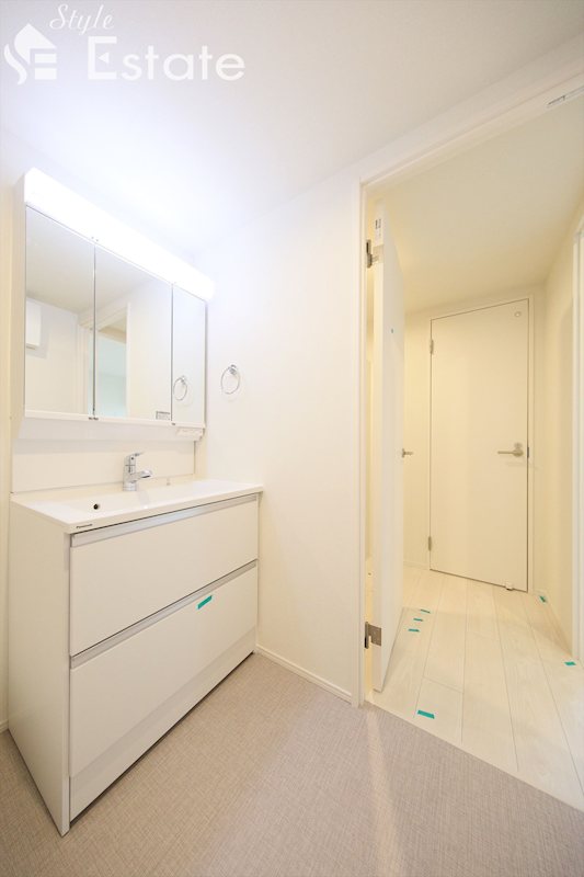 洗面設備　同仕様内装