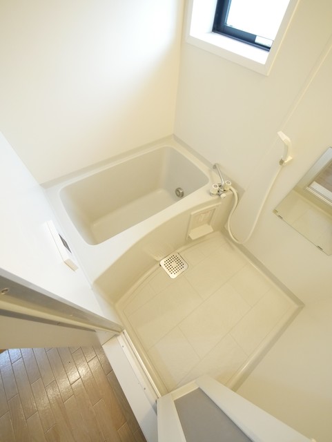 バス・シャワールーム　★バスルームも清潔感がありますね★