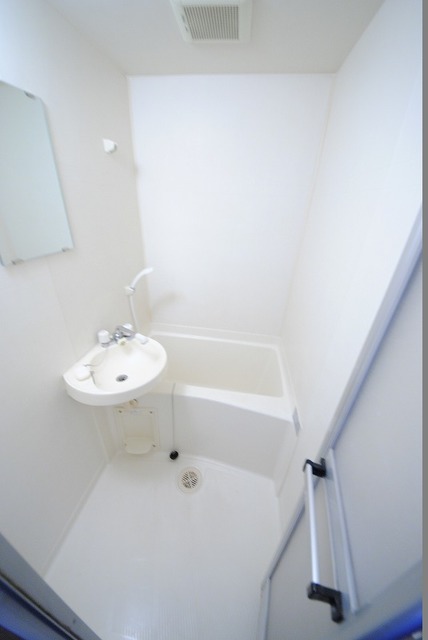 バス・シャワールーム　写真は２０５号室