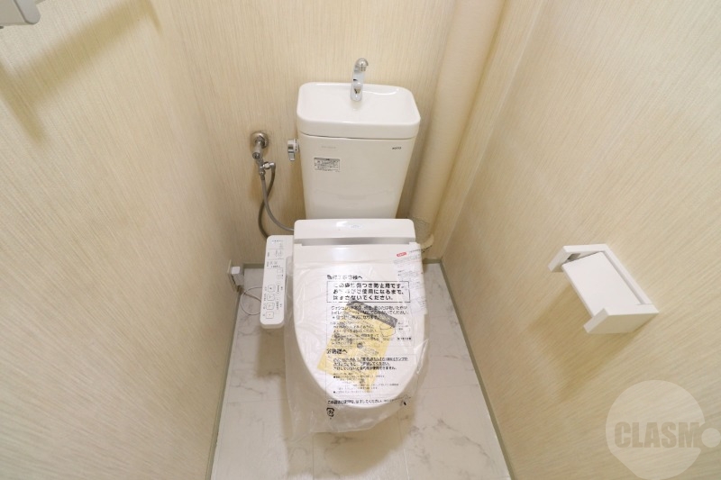 トイレ　温水洗浄便座