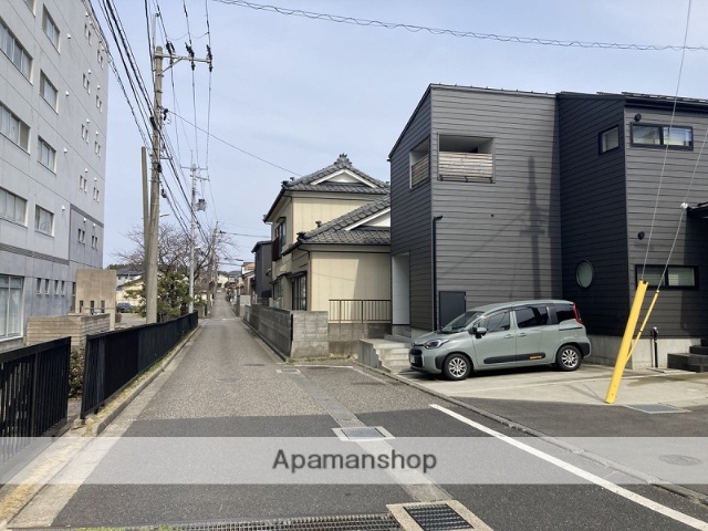 その他　前面道路（その他）まで0m