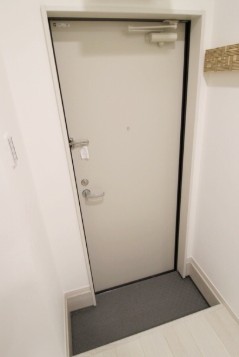 玄関　※同シリーズ別建物参考写真