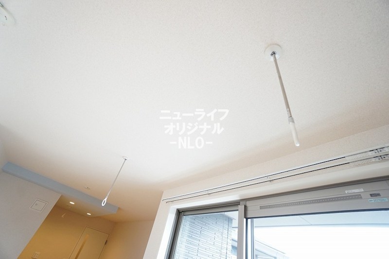その他設備　雨の日や花粉の時期のお洗濯に欠かせない室内物干付き♪