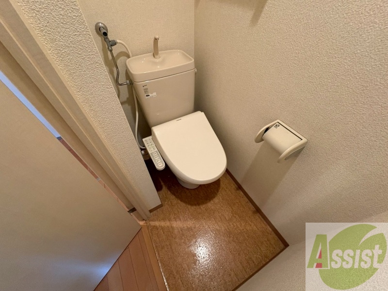 トイレ　トイレです。ウォシュレット付を探している方、おすすめです。
