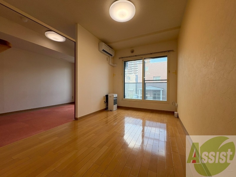 居室・リビング　広くてキレイなお部屋が広がっていて、充実した生活が送れそう。