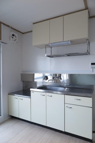 キッチン　※画像は反転タイプの間取りのものです。