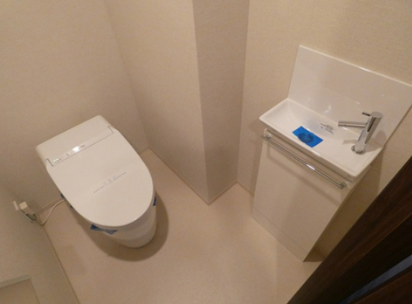 トイレ　別部屋参考写真