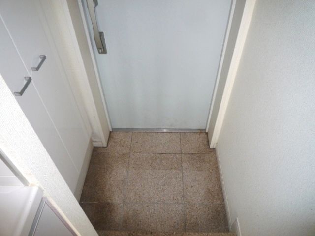 玄関　お部屋探しは株式会社　タウンハウジング　までお気軽にお問合…