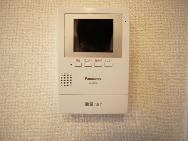 セキュリティ　訪問者の確認ができるTVドアホン付きです♪
