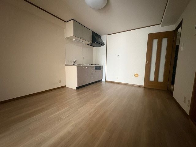 ハイム波多野IIの居間写真