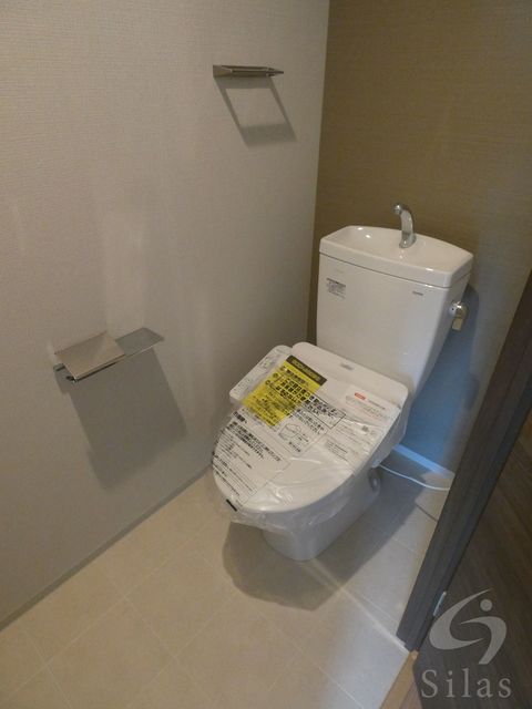 阪急千里線 吹田駅 徒歩12分 8階建 築5年のトイレ写真