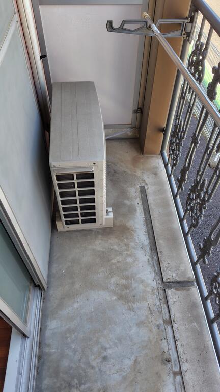 バルコニー　西向きのベランダになります。