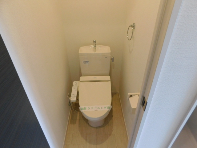 トイレ　温水洗浄便座