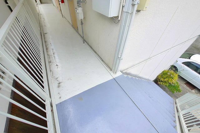 その他　明るい共有廊下。