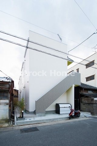 名古屋市西区枇杷島のアパートの建物外観