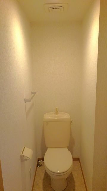 【常滑市阿野町のアパートのトイレ】