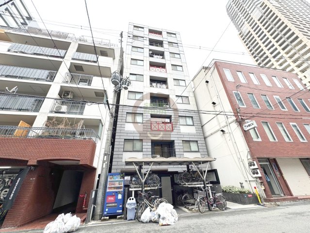 大阪市中央区北新町のマンションの建物外観