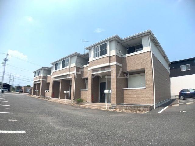 栃木市都賀町家中のアパートの建物外観