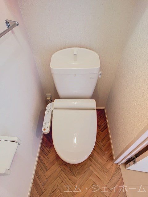 【近江八幡市上野町のアパートのトイレ】