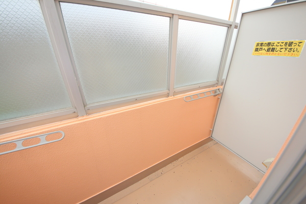 近鉄奈良線 菖蒲池駅 徒歩8分 3階建 築36年の内装写真